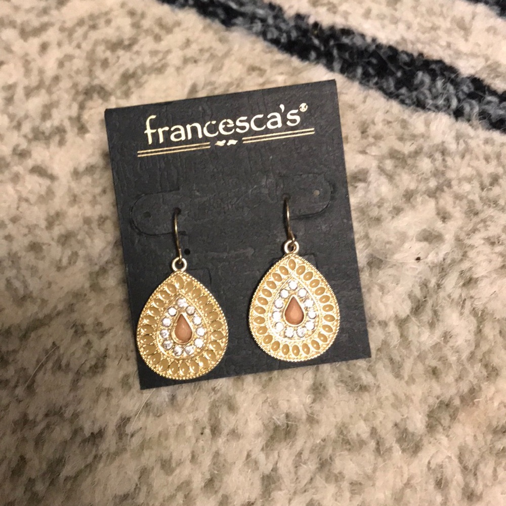 Brand new- never worn gold tear drop earrings